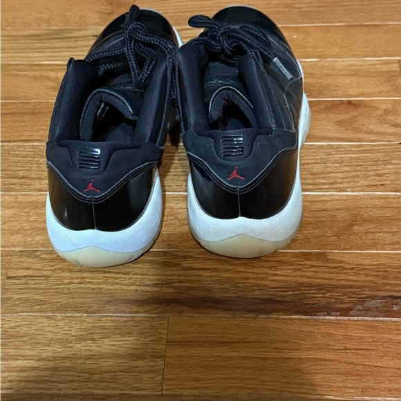 Black and White Retro Jordan Sneakers size 6.5Y - Picture 4 of 6